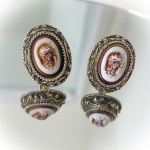 💕Beautiful Greek Soldier Cameo Style Vintage Cufflinks💕